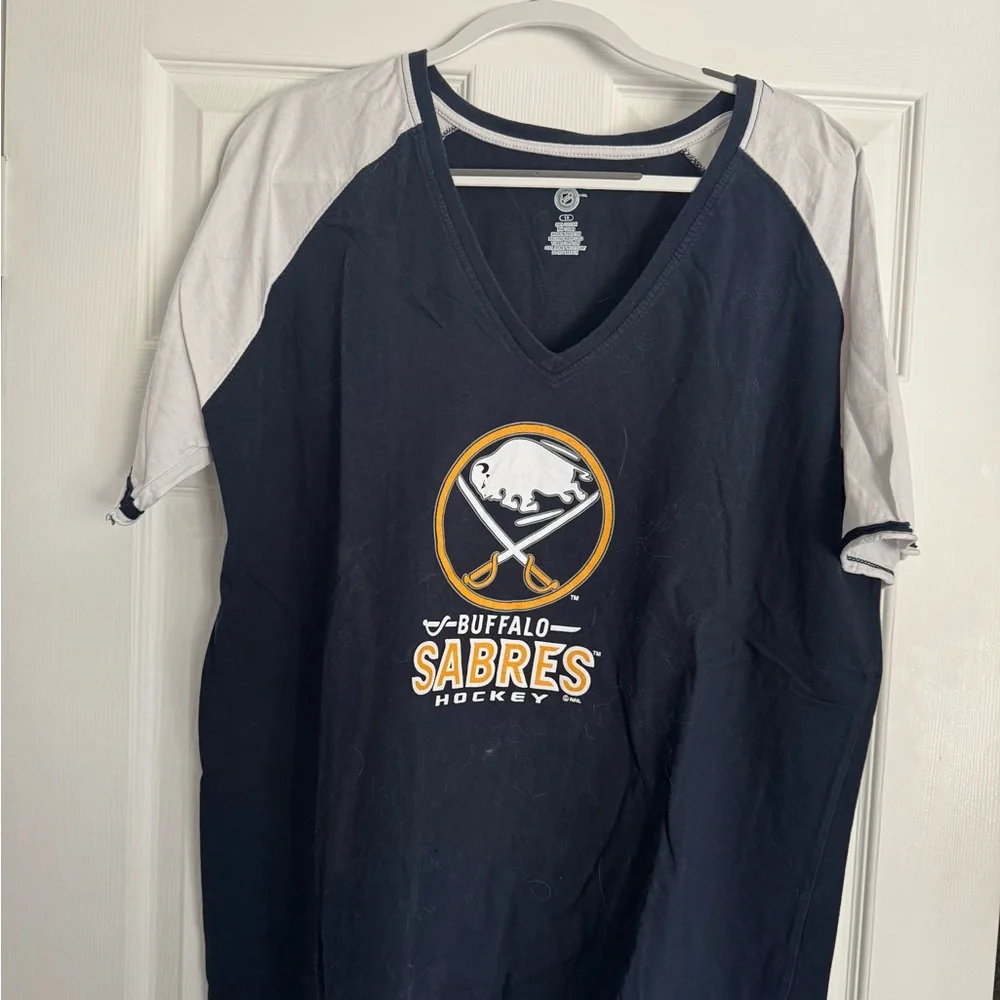 Buffalo Sabres T-shirt - Picture 1 of 2